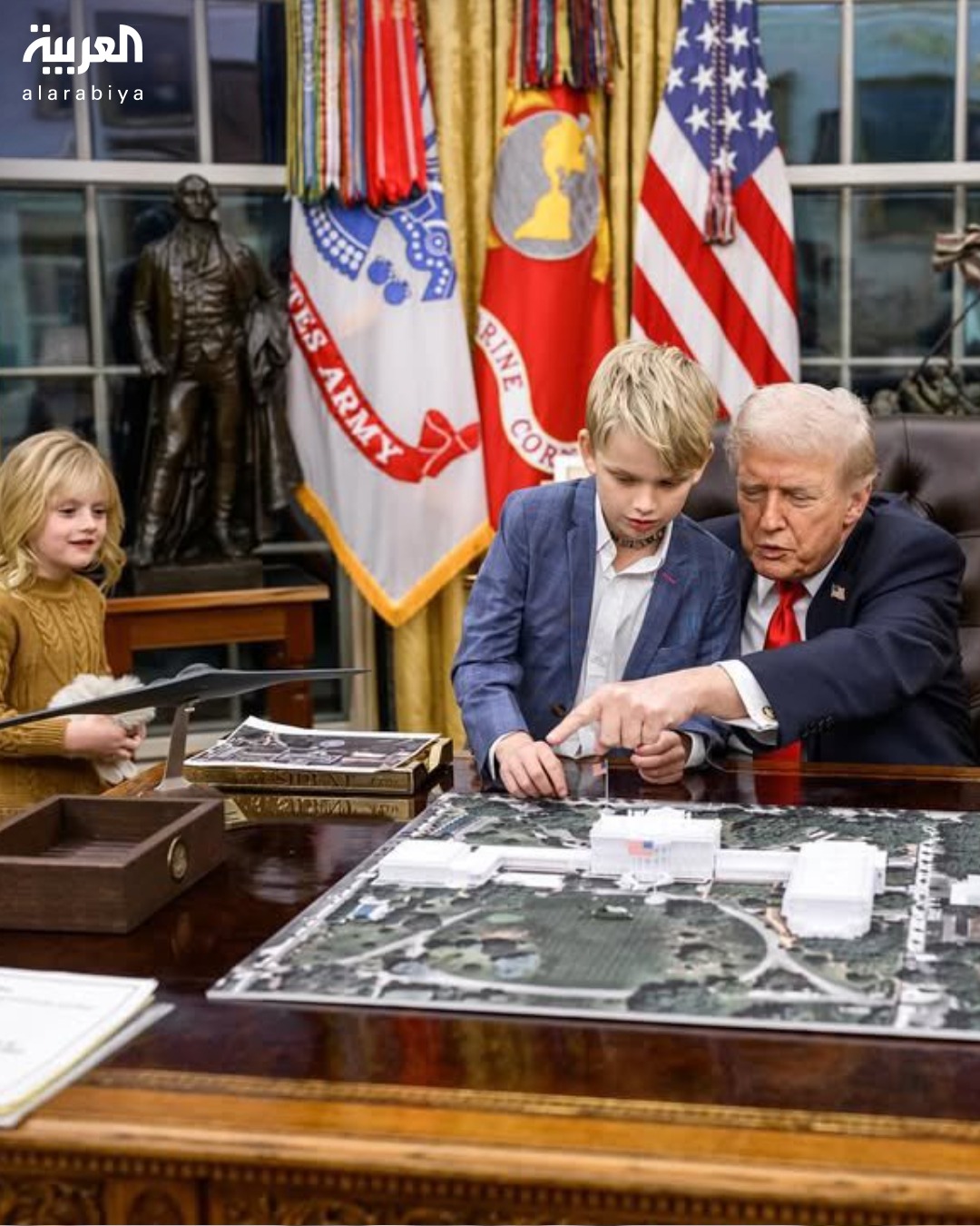 بعيدا عن الرسميات وقواعد البروتوكول.. صور خاصة للرئيس ترمب في المكتب البيضاوي رفقة أحفاده من نجله إيريك 