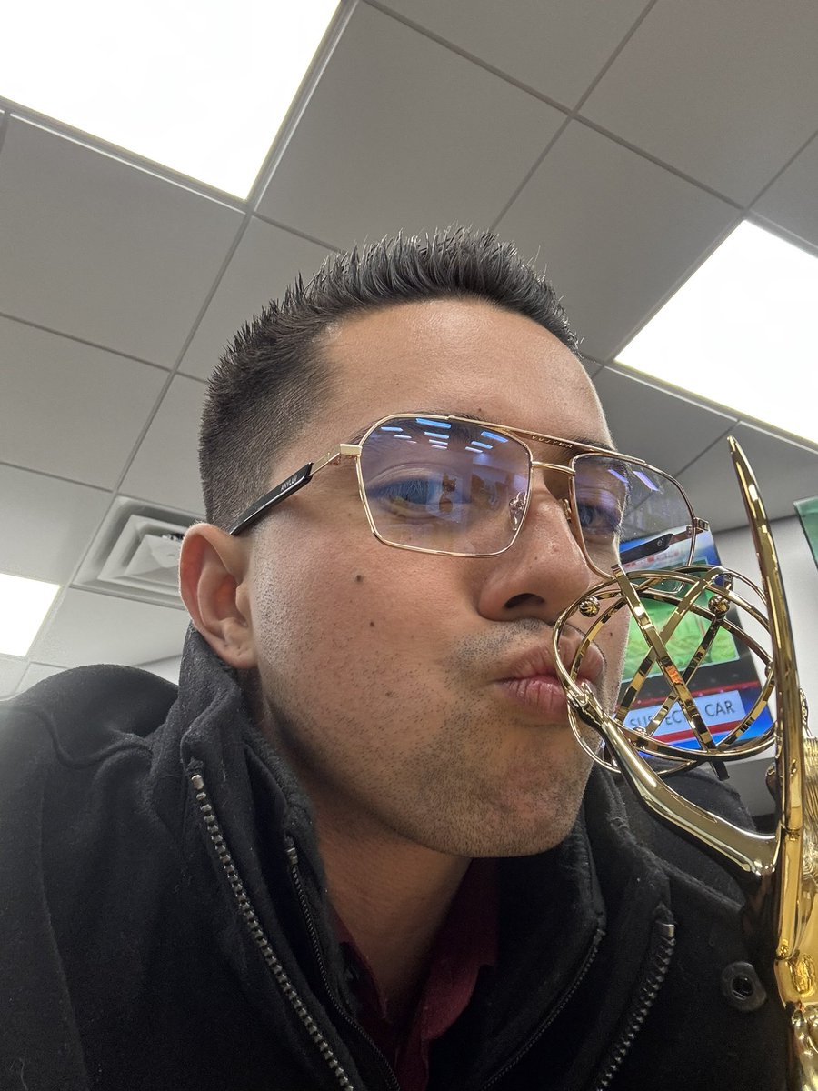 Julian Paras tweet media