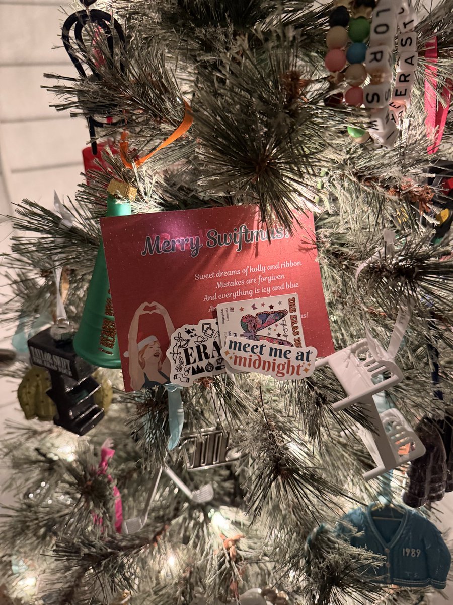 my very first swiftmas card (and stickers)!! thank you <a href="/rwylemma/">emma ❤️‍🔥</a> !!! i’ll never forget
