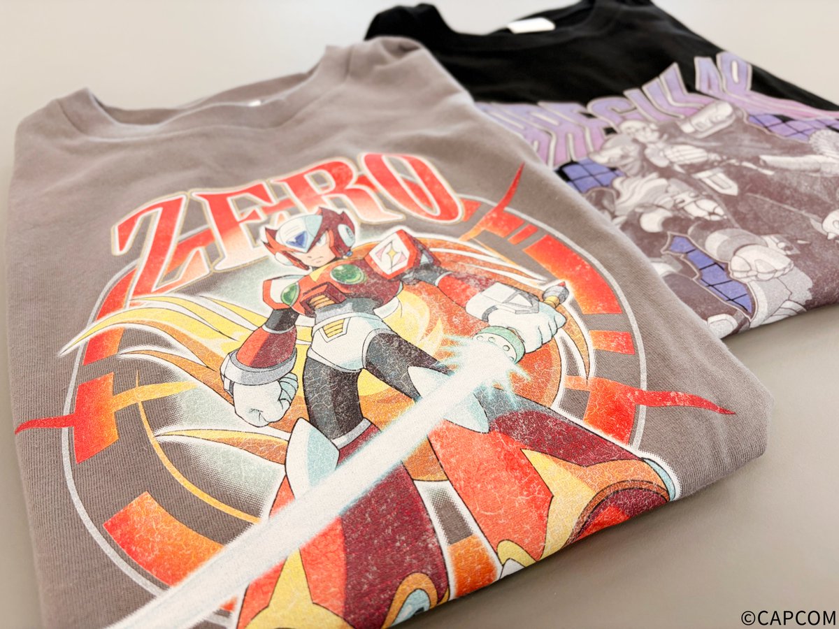 【サンプル紹介】

『#ロックマンX』くじ

企画担当スンスンです🗿

「A賞：Tシャツ」のサンプルをご紹介‼

ヴィンテージ風の加工が魅力的な
おしゃれなデザインです✨
全2種で展開中で‼️

くじの購入はこちら☟
capcom-capkujionline.com/lp/ROCKMANX/

#カプくじ