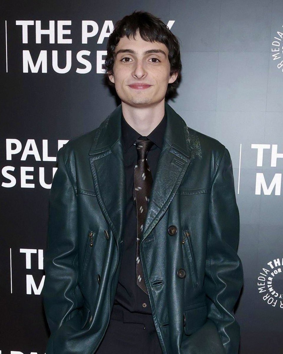 corefoursource's tweet image. noah schnapp and finn wolfhard at the paleylive stranger things event

#StrangerThings5