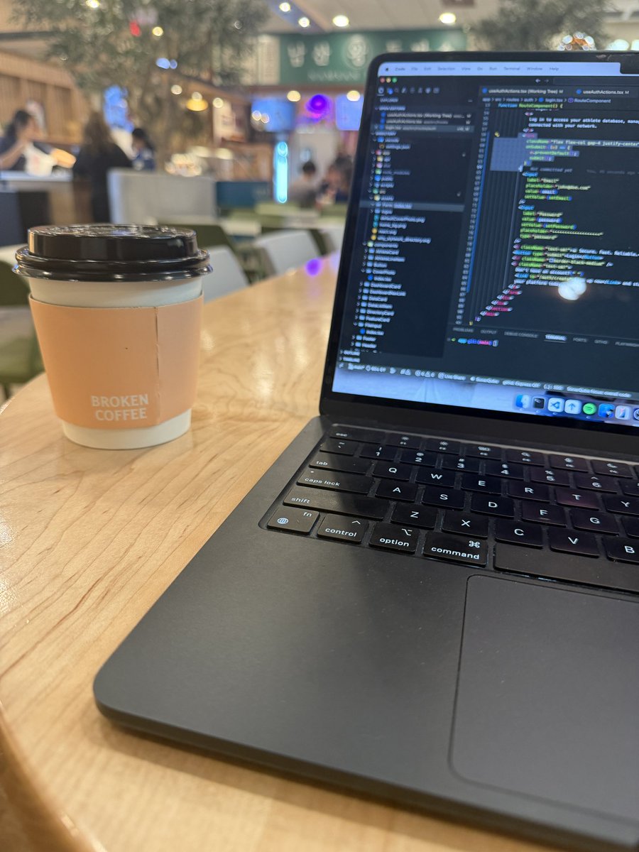 christoph_codes tweet media