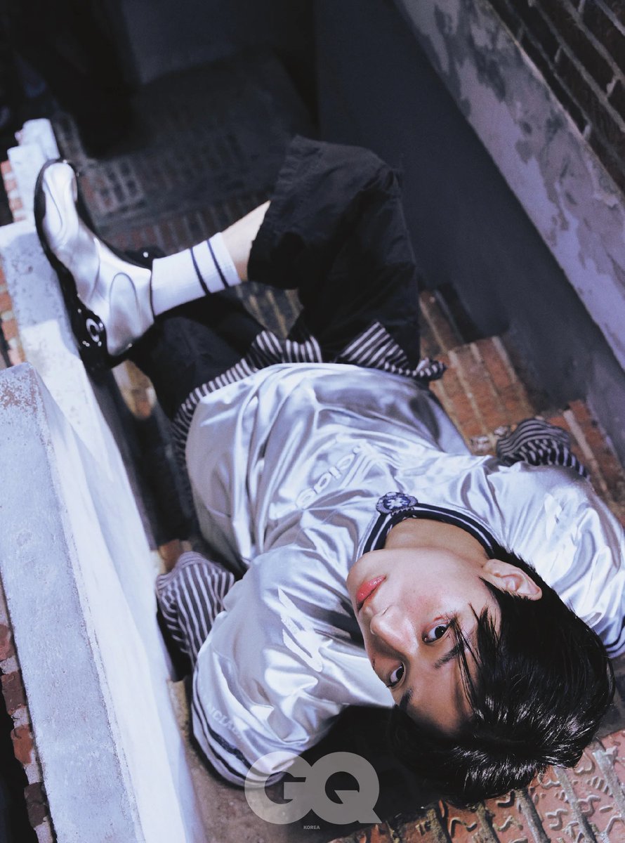 rhonjuyeon's tweet image. this is just not something he made this shit is in different areas