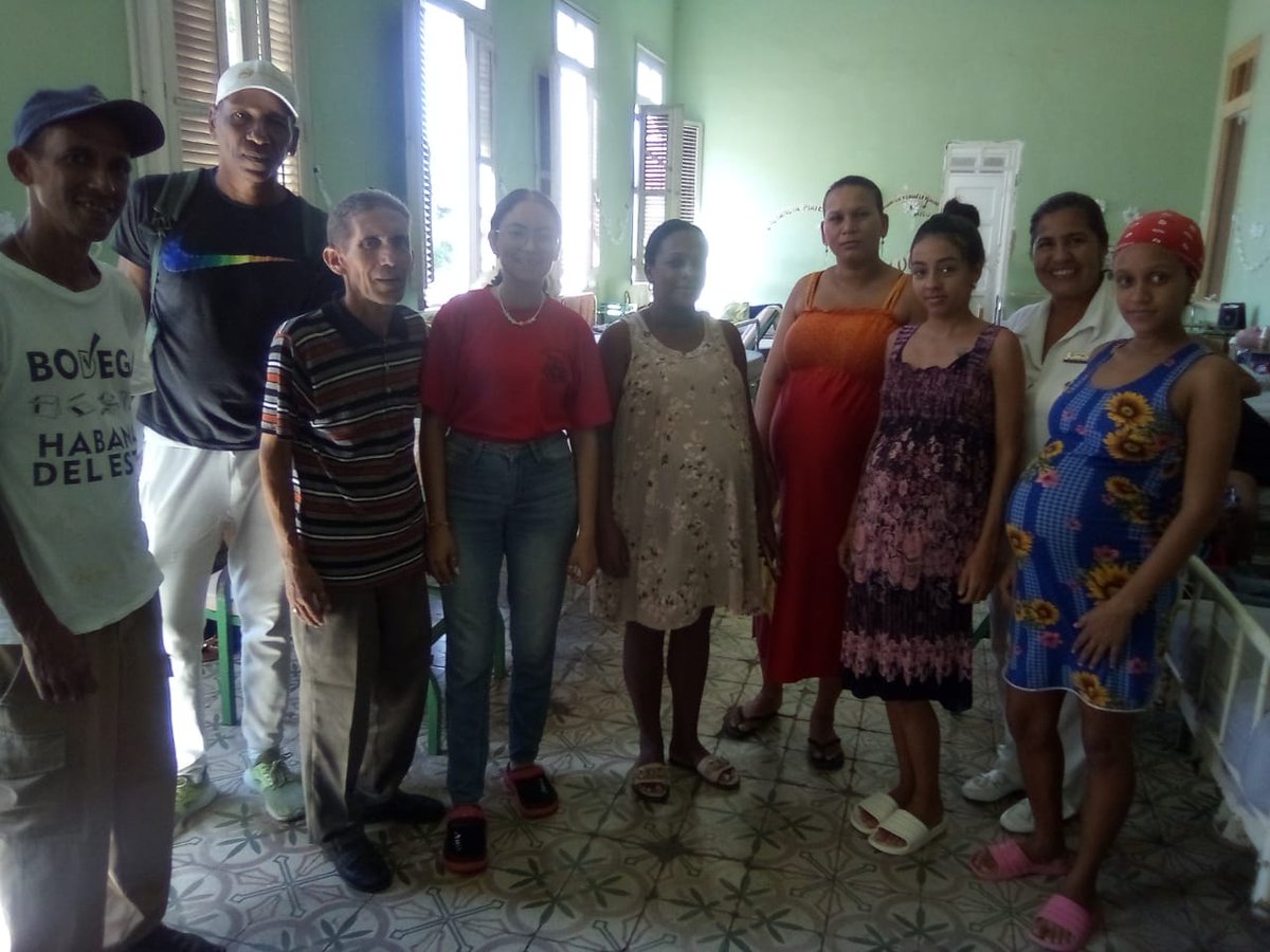 #Hoy| Realizamos una importantísima tarea de impacto en el Hospital Materno Sur "Mariana Grajales Coello", también intercambiamos con las pacientes, el personal de enfermería y servicio de la prestigiosa institución.
.
.
.
#DICS
#SantiagoDeCubaSeRecupera
#CubaPorLaSalud