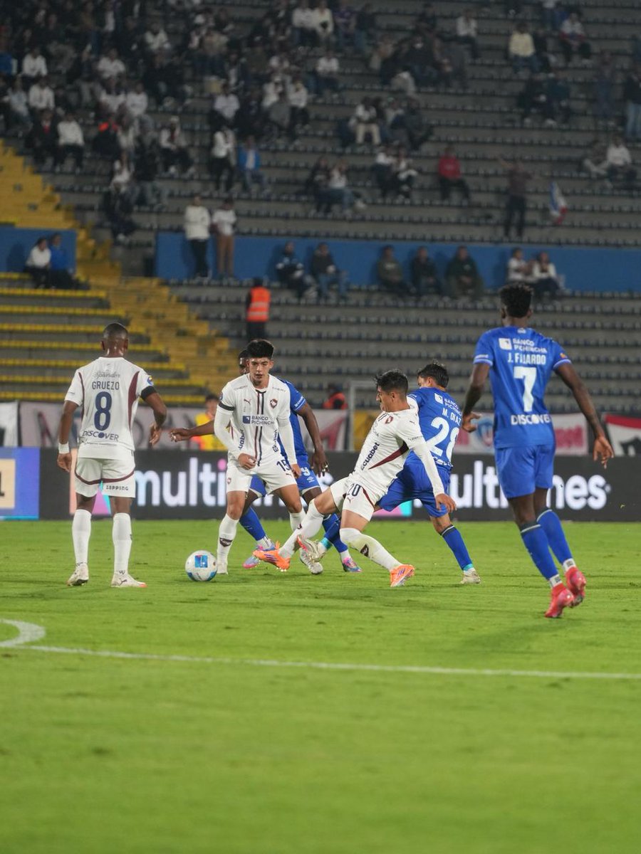 CopaEcuador's tweet photo. ⌚ 70'
#LDU 1-2 #UCT
#CopaEcuadorEcuabetDIRECTV | #Final2025 https://t.co/w4YhIK9VHf
