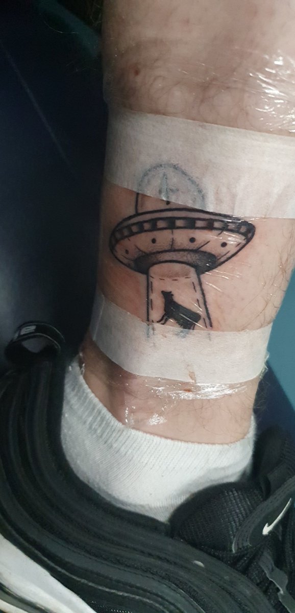 Sheev_DOIT's tweet photo. @_Doctor_Freeze_ Got this done about 6 years ago on Halloween because me and my sister decided to randomly go get a tattoo after looking at a house to rent. She got a bat! Love spur of the moment tattoos https://t.co/QIPRdExjR6