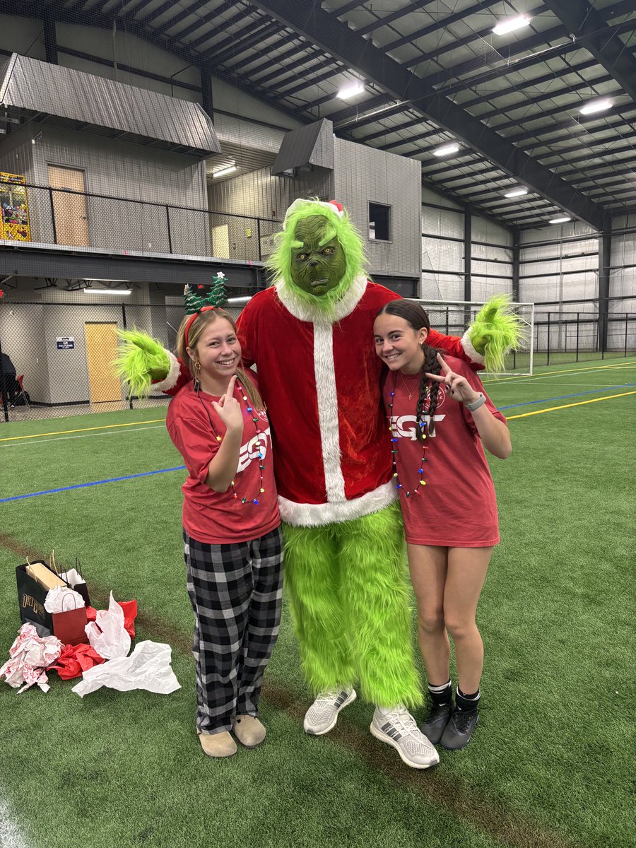 Beadling08GA's tweet photo. One of our favorite days of the year-our annual @GAcademyLeague Mentorship Holiday Kickoff Event! 🎄⚽️🫶

All smiles tonight as we trained and celebrated the holidays with our @Beadling11GA Little Sisters.

#B4L #WearTheB #HappyHolidays https://t.co/dSg7xjnZ7n