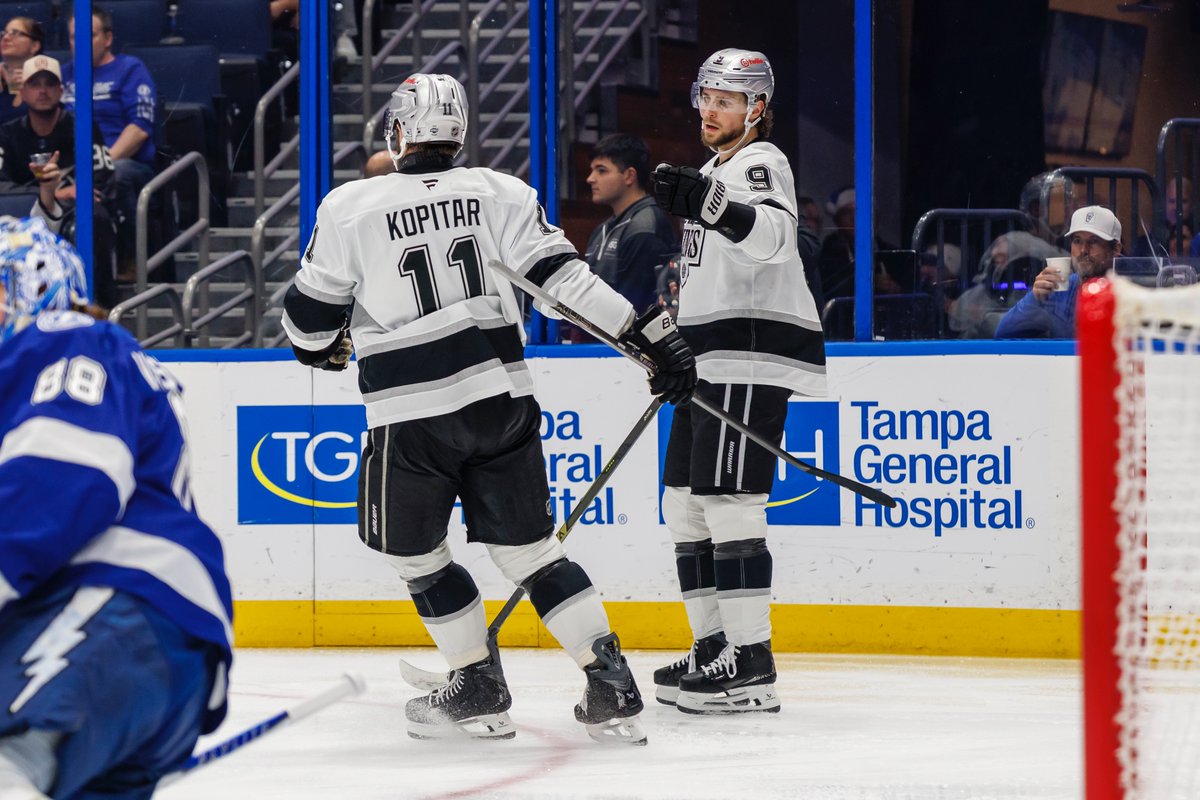 Anze Kopitar's assist tonight is his 200th career point (66-134=200) in the month of December, marking his third different calendar month with 200 points (235 in March; 200 in February). He is joined by Marcel Dionne has the only two skaters in <a href="/LAKings/">LA Kings</a> history with 200+ career