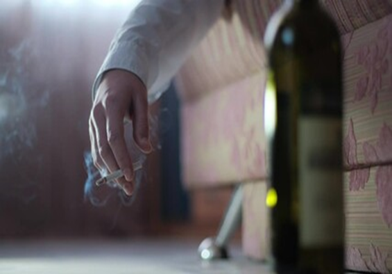 FireSafetyIre's tweet photo. 2025 Fire Safety 12 Days of Christmas. Day 9.
Never leave a lit cigarette or cigar unattended. Before bed, extinguish them completely and never ever smoke in bed.
@DeptHousingIRL
@JamesBrowneTD
#FireSafetyIRE #STOPfire https://t.co/K9rRWE2gaI