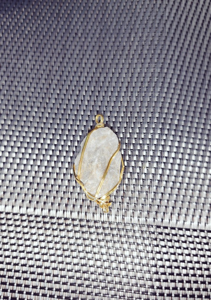 わ…私、ワイヤーラッピングアクセサリーの才能あるかも…(； ・`д