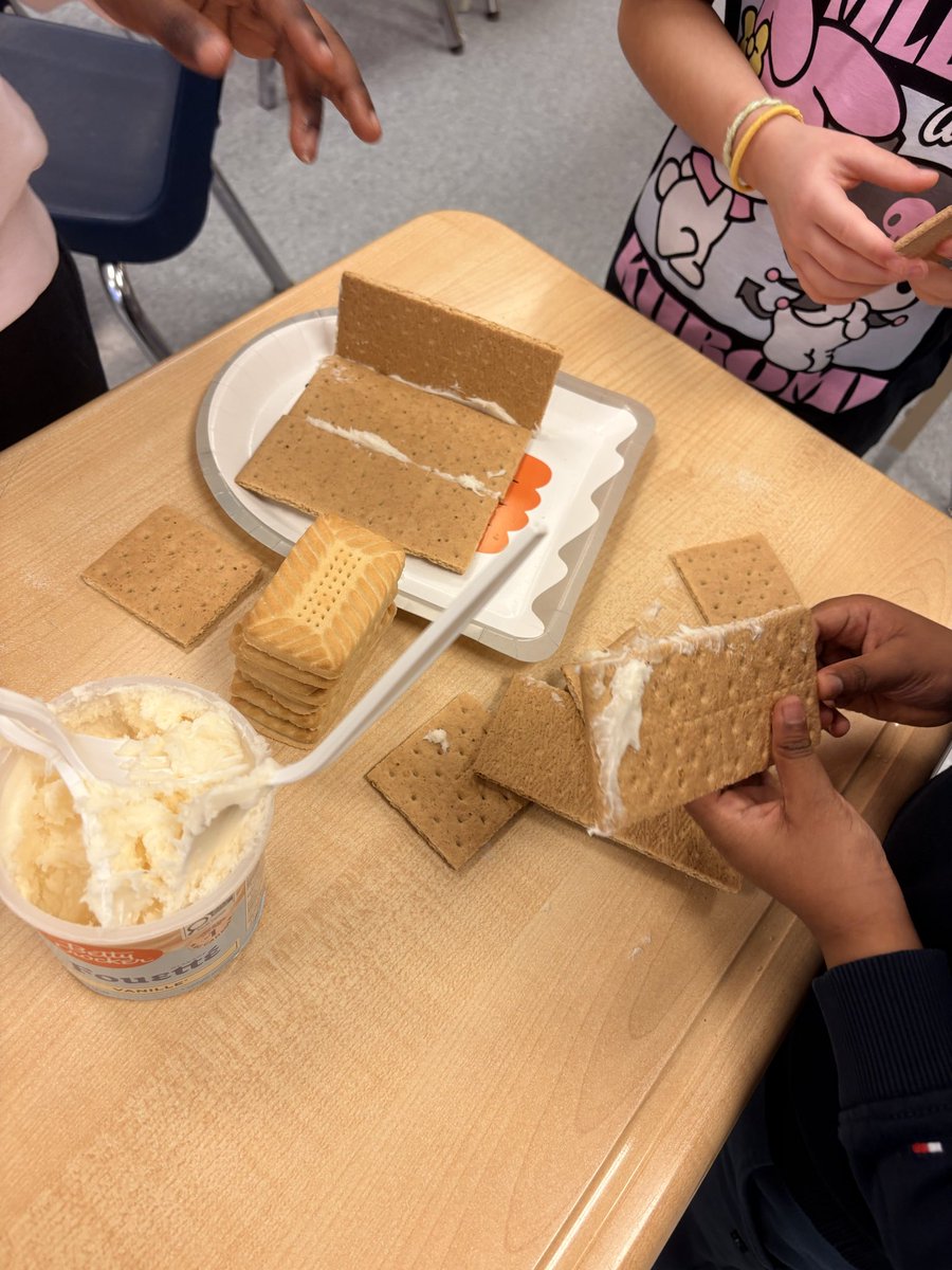 Miss Kay tweet media