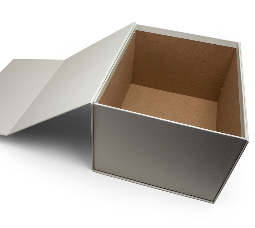 Our custom high-end Mag Boxes show your customers you truly care. These Mag Boxes for the Ellison Institute—offset printed with scuff-free matte lamination and built on durable 100pt board for a refined, premium look.
#EllisonInstitute #LuxuryPackaging #PremiumPackaging #design