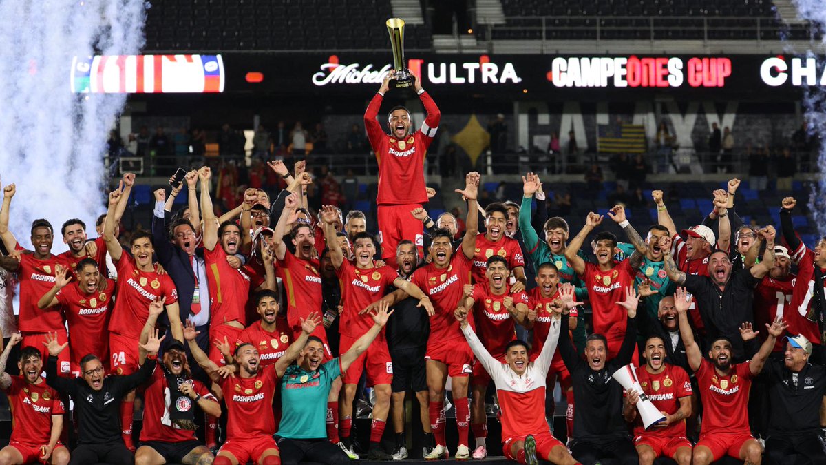 EstadioToluca's tweet photo. Un día juramos que nos verían volver; ese momento ha llegado.

Este 2025 el balón volvió a rodar a nuestro favor. 😈

🏆 • 25 de mayo | Clausura 2025
🏆 • 20 de julio | Campeón de Campeones
🏆 • 1 de octubre | Campeones Cup
🏆 • 14 de diciembre | Apertura 2025 https://t.co/dx2gn8wlig
