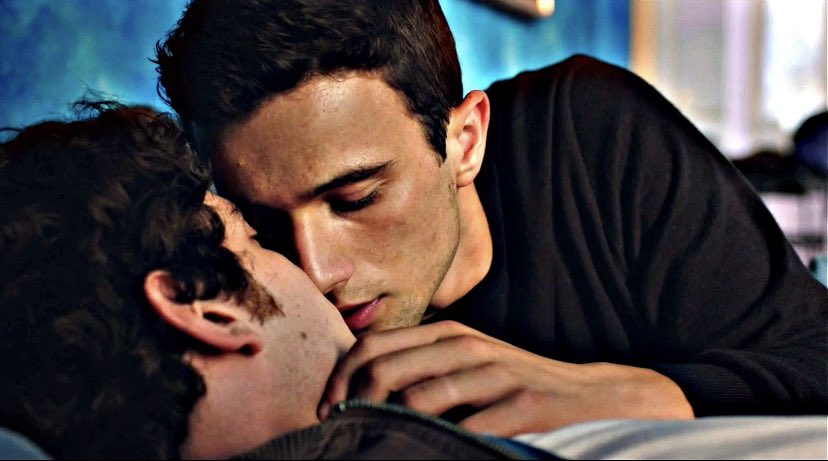 Simonalabianchi's tweet image. E anche in questa stagione ci avete rovinato la coppia gay, complimenti rai #unprofessore3