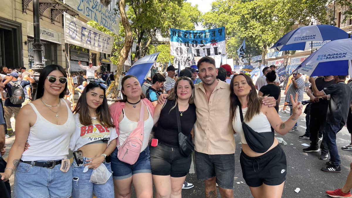 <a href="/frenovadorsm/">Frente Renovador San Martín</a> siempre presente!
Estuvimos presentes en la movilización de loa trabajadores porque era importante dejar en claro que hay muchos artículos de la reforma laboral que hacen muchísimo daño a los trabajadores. Se necesita una norma laboral del siglo XXI, se necesita