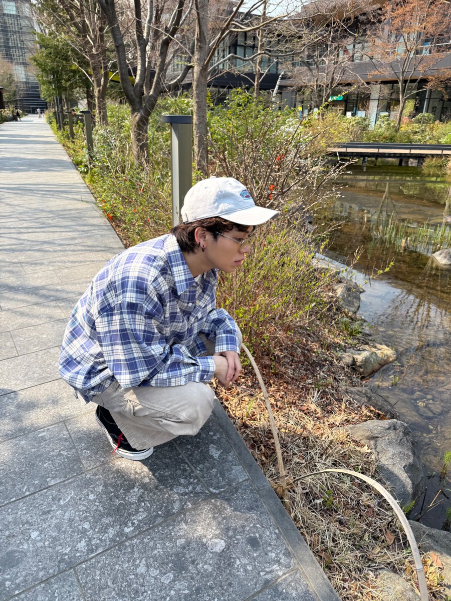 TravisJapan_cr's tweet photo. #映画楓本日公開 🍁🍁

ついに公開！スピッツの名曲とともに描かれる心温まるラブストーリー、劇場でぜひご覧ください✨

📣宮近海斗コメント📣

ついに公開となります、
映画「楓」皆さん1人1人の心に素晴らしい感動を奏でてくれる作品です
ぜひご覧ください☺️🍁

オフショットも公開！！
#待機中ちゃか
#魚に興味津々ちゃか