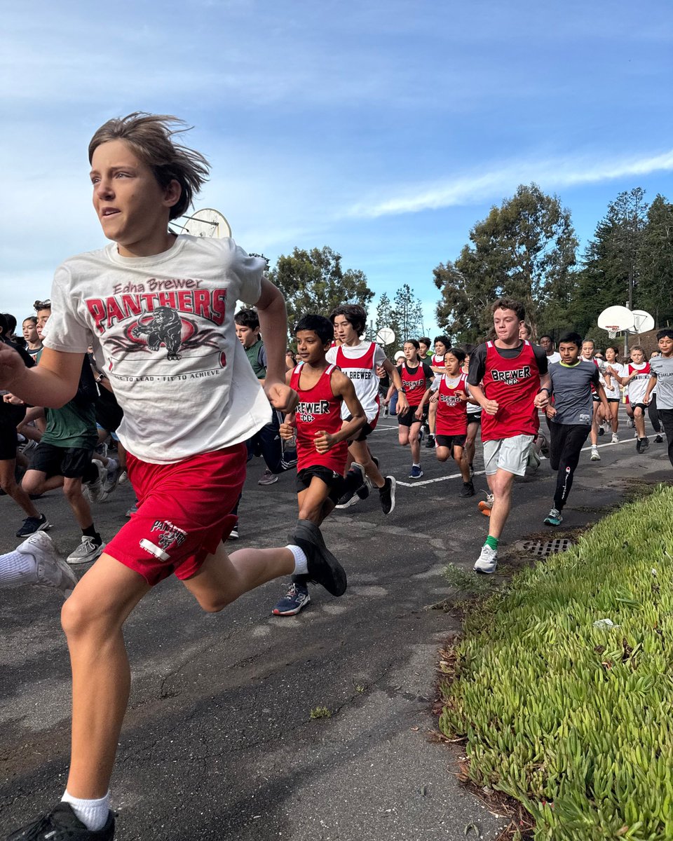 eatlearnplay's tweet image. When kids play, we all win. Just one hour of play a day can boost focus, build confidence, and create space for the simple joys of being a kid. At Eat. Learn. Play., we’re expanding access to safe places to play and school-based sports.

Support our work: give.eatlearnplay.org/campaign/75237…