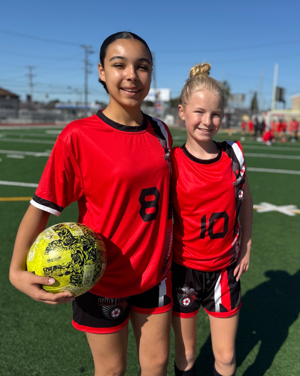 eatlearnplay's tweet image. When kids play, we all win. Just one hour of play a day can boost focus, build confidence, and create space for the simple joys of being a kid. At Eat. Learn. Play., we’re expanding access to safe places to play and school-based sports.

Support our work: give.eatlearnplay.org/campaign/75237…