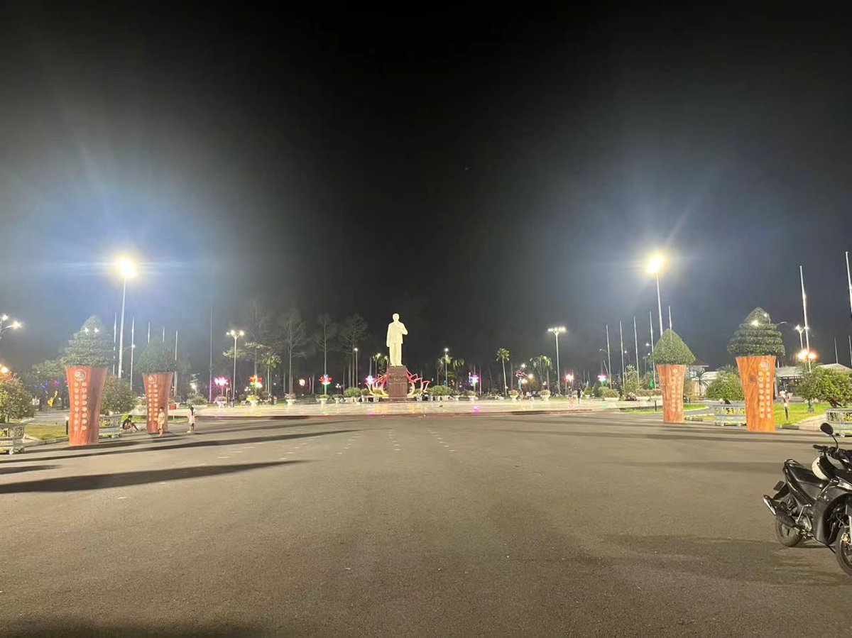 LemonMIC's tweet image. We have just successfully completed the lighting project for the Ho Chi Minh Statue at Ho Chi Minh Square. This project features MIC D-2 series 500W high-power floodlights, bringing a dignified, bright, and well-layered nighttime presence to one of the city’s most iconic landmark
