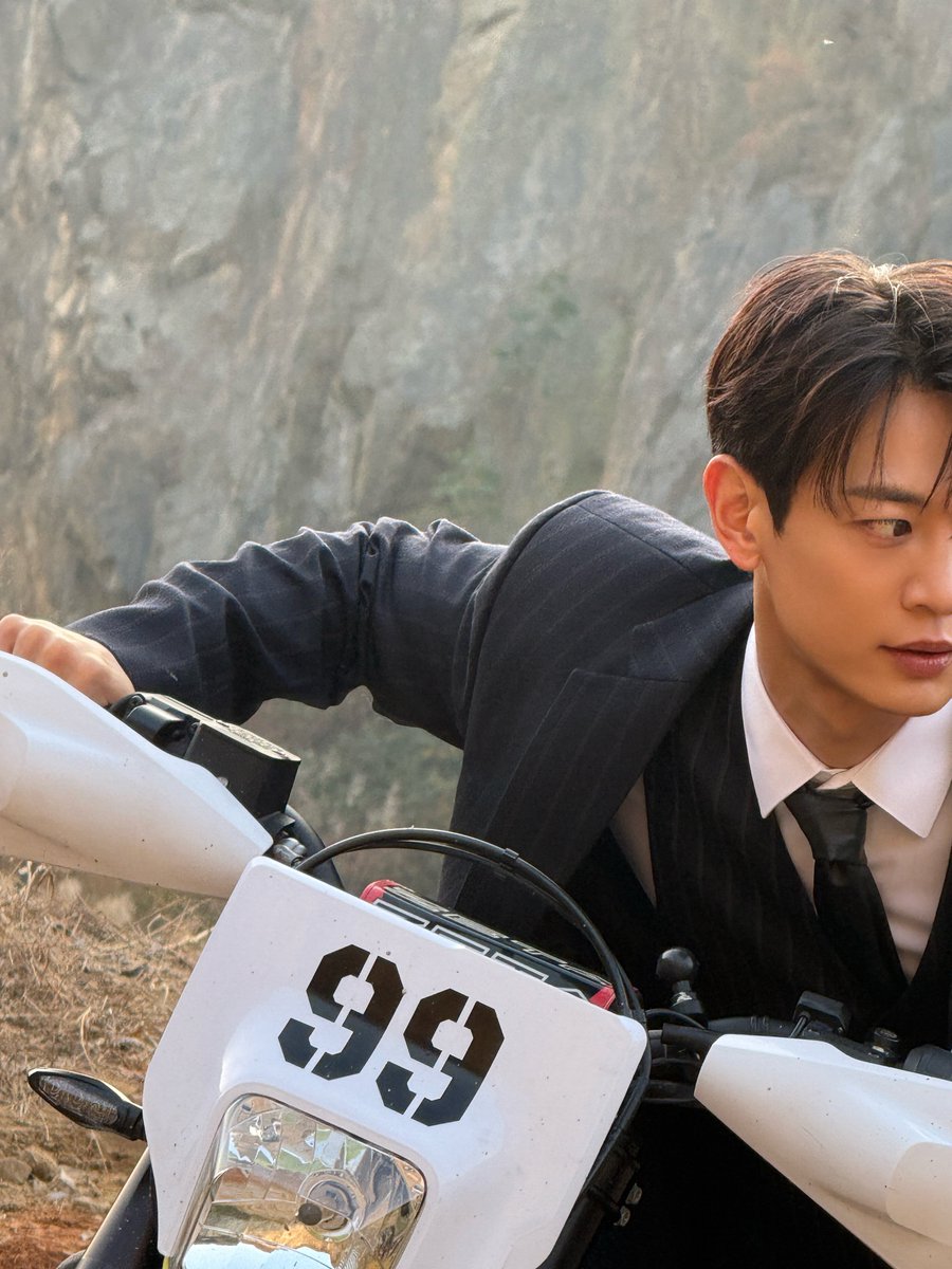 SHINee's tweet image. 네게로 빠져가. 

#MINHO #민호
#TEMPO #MINHO_TEMPO
#SHINee #샤이니