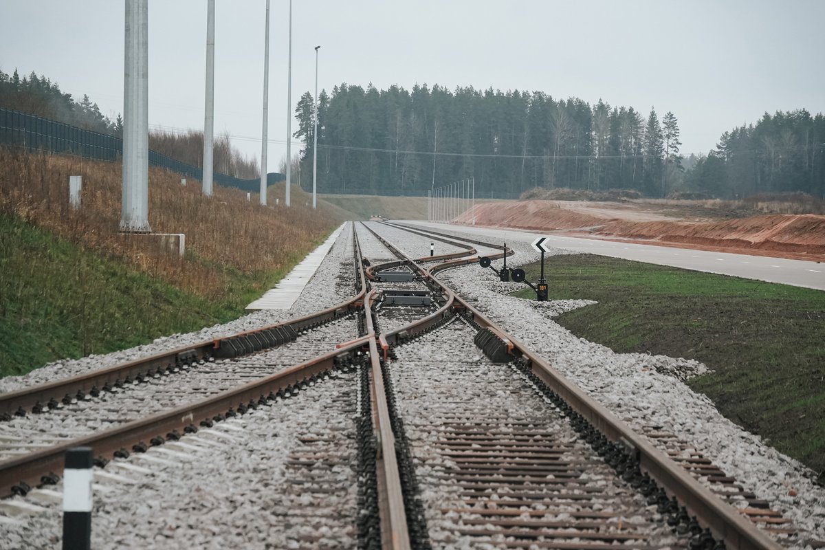 Valmierā investīcijām pieejama jauna rūpnieciskās  apbūves teritorija un dzelzceļa infrastruktūra – pabeigts Valmieras Industriālais parks eliesma.lv/valmiera-inves…