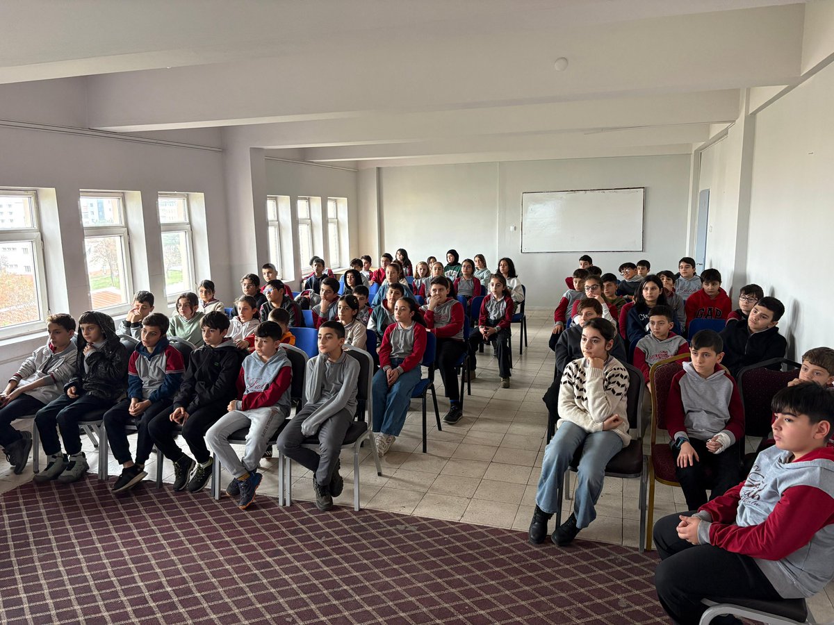 "Muş'ta Genç Bilim İnsanları Yetişiyor: 2204-B Bilgilendirme Toplantısı Gerçekleştirildi"
​"Muş İl Millî Eğitim Müdürlüğü AR-GE birimi koordinesinde, MEV Fatih Ortaokulumuzda TÜBİTAK 2204-B Ortaokul Öğrencileri Araştırma Projeleri Yarışması tanıtım ve bilgilendirme toplantısı