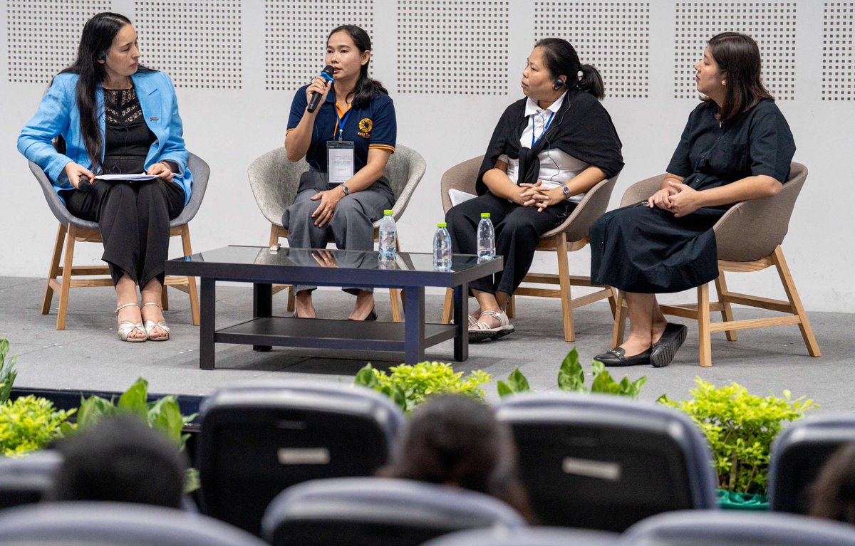 unwomenasia's tweet image. This week, we joined the International Migrants Day Symposium 2025 hosted by @ChulalongkornU, presenting a panel discussion and creative storytelling exhibition that amplified the voices of women migrant workers under the PROTECT project, funded by @EUinThailand

#IMD2025