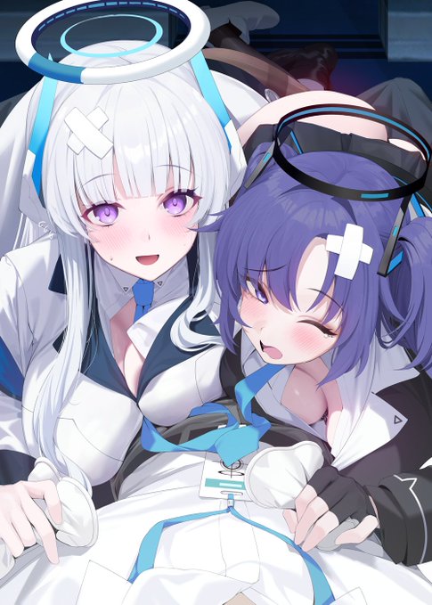 👭👂🚪            🤙😀 