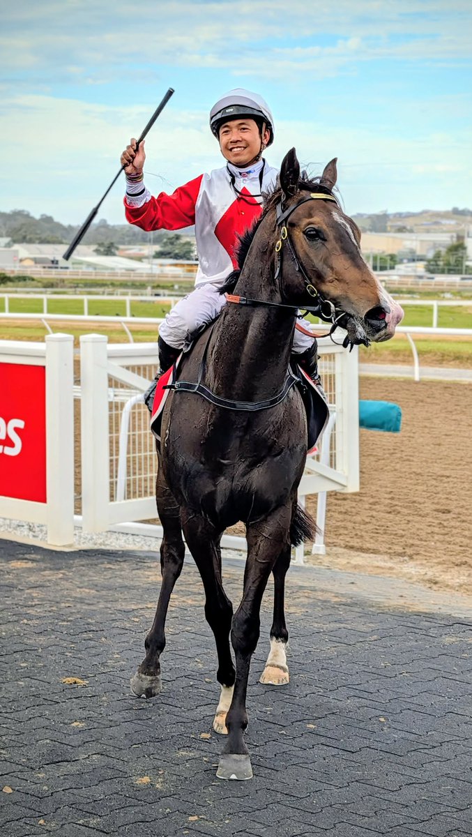 TrinderAdam's tweet image. A stable double as consistent galloper Prince Of Khatun (3g Stratosphere x Khatun) dashes home to win today's 1150m C1 by 2 lengths!

Congrats to owner/breeder Wayne Roser on Matey's 2nd win at start 8, earning over $82k in stakes! Thanks Chris Pang for a beautiful ride!