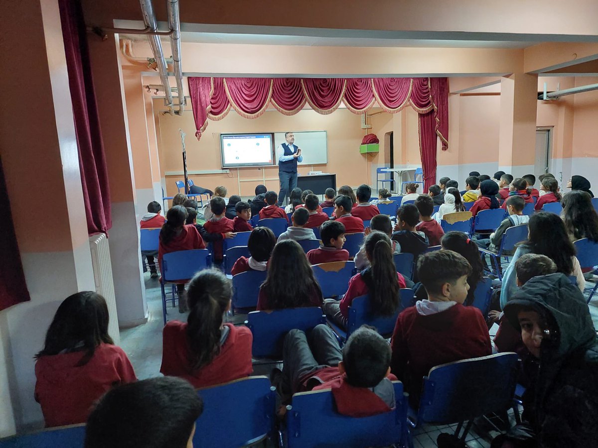 "Geleceğin projeleri Muş’tan çıkıyor! 🚀
​TÜBİTAK 2204-B Ortaokul Öğrencileri Araştırma Projeleri Yarışması kapsamında, 2071 Melikşah Ortaokulumuzda tanıtım ve bilgilendirme çalışmalarımızı tamamladık. Ortaokul düzeyindeki gençlerimizin merak duygusunu bilimle harmanlamak ve