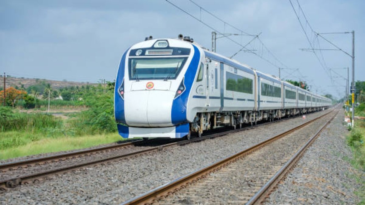 🚨 BIG! Indian Railways nears COMPLETE electrification, with 99.2% of its broad gauge network ELECTRIFIED 🔥

👉This puts India ahead of the UK, Russia and China in terms of ELECTRIFICATION coverage.