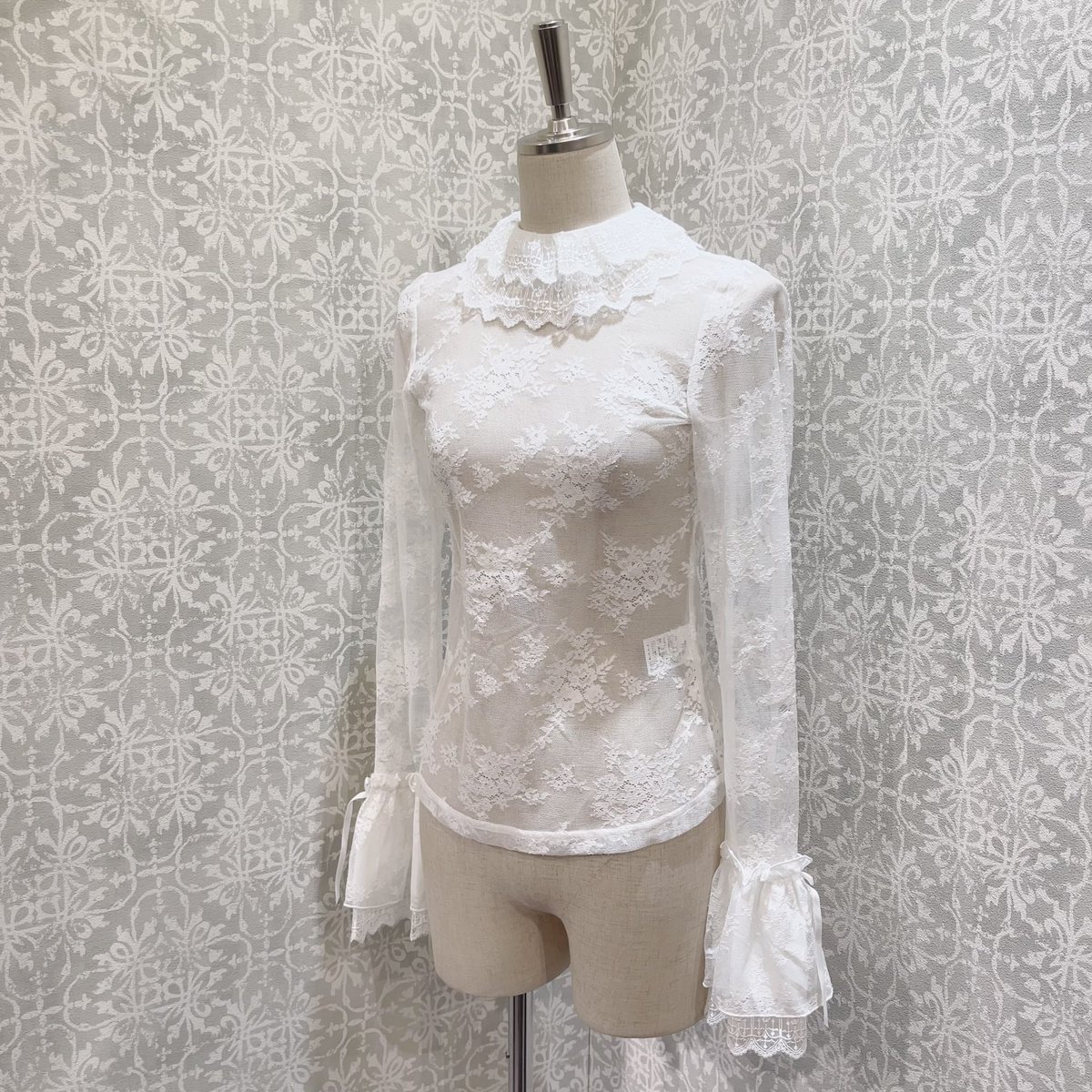 Moi-meme-Moitie レースカットソー 💙Moi-meme-Moitie💙 本日18:00〜販売開始 ・クロスアーチフレア