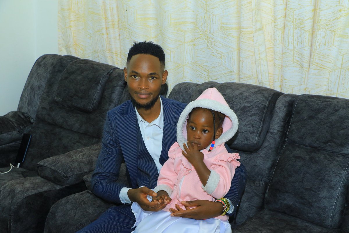 VickyoungM's tweet image. Rumors can turn innocent people into villains. Don’t judge based on gossip, get to know people for yourself. Sometimes the loudest voice is the one to avoid.