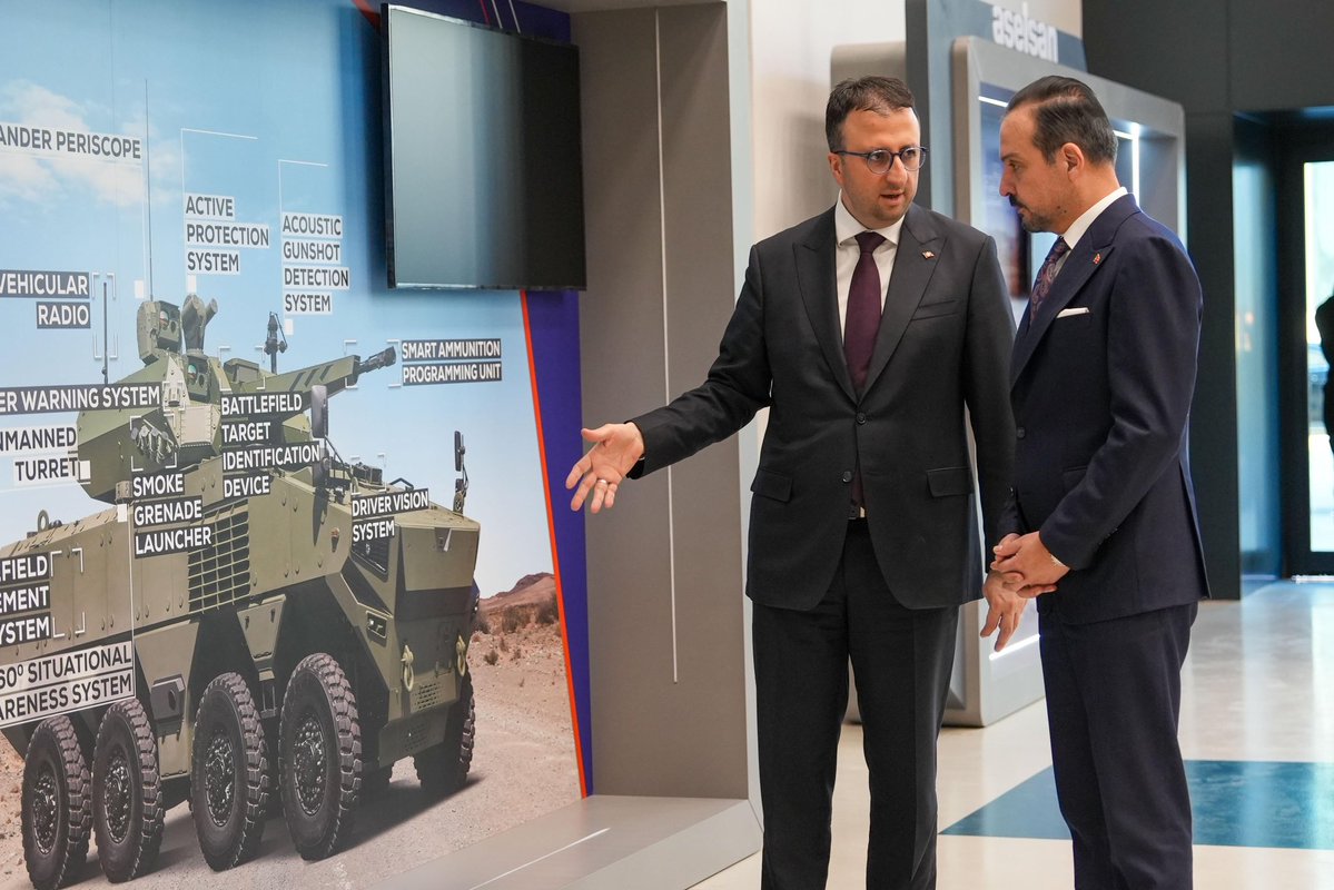 zorlu77's tweet image. Savunma Sanayimizin gurur markalarımızdan ASELSAN’ı ziyaret ederek Genel Müdür Ahmet Akyol’dan son çalışmalarla ilgili bilgi aldık. 

Özellikle çok katmanlı ve yerli savunma sistemimiz Çelik Kubbe inşa sürecinin hızlı ve başarılı ilerleyişi ülkemiz adına kıvanç verici. 

Bu…