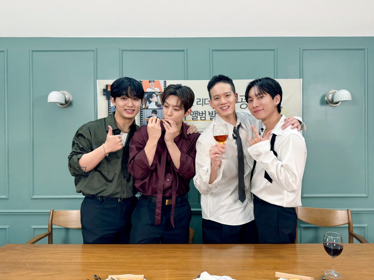 BTOBCOMPANY's tweet image. [📂]

📂 B:CHIVE
└📁B정규.zip [리스닝 파티]📸 

분위기에 취했던 리스닝 파티🎵
최고의 순간을 위하여 ‘Greatest Moment’〰️🍷

#비투비 #BTOB
#서은광 #SEOEUNKWANG
#이민혁 #LEEMINHYUK
#임현식 #LIMHYUNSIK 
#프니엘 #PENIEL 
#언폴드 #UNFOLD
#그레이티스트모먼트 #GreatestMoment