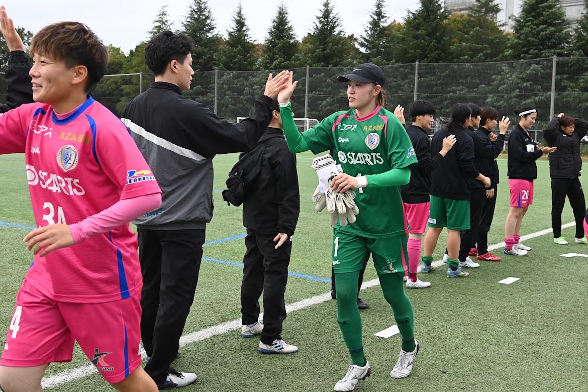 komefuki_213's tweet photo. 結果にこだわり1試合でも多く皆さんと喜びを分かち合えるように頑張ります❤️‍🔥

2026シーズンも共に戦ってください🤝🏻
 #南葛scwings https://t.co/Cip8OXffRd