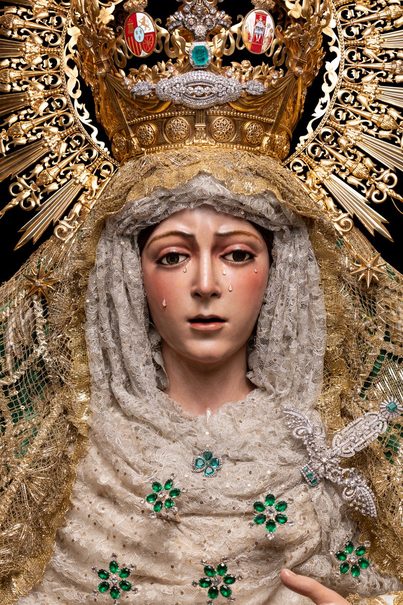 Randofer94's tweet photo. El regalo de Dios a Sevilla, la Esperanza del mundo! https://t.co/vorlt5TT4f