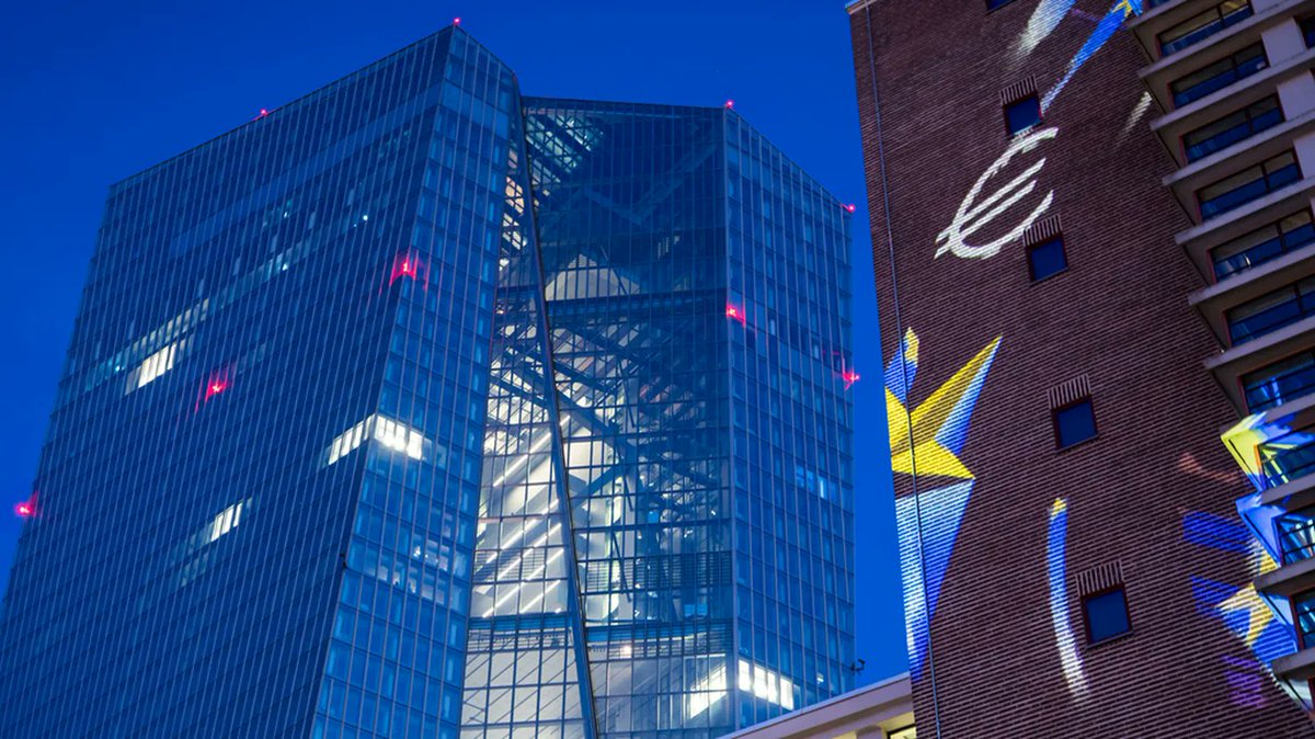 欧洲央行将利率维持在2%】周四发布的一致决定符合经济学家的预期，欧洲央行 对“表现出韧性”的欧元区经济感到更加乐观。https://t.co/SWgyYT7xQv