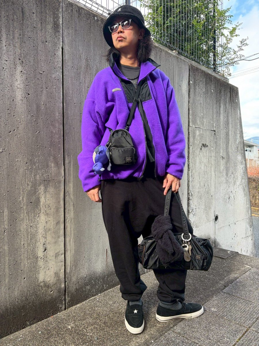 最近のトレンドを意識してみようとぬいぐるみ取り入れたコーデを、、、

しかし #ラブブ 的なものは持って無いので、以前後輩にいただいた #ククチ で、、、

うーん、恥ずい(ОωО)
慣れるかな、、、

皆さんも #ククチ なヤツあったら教えてください(⊡̿ㅂ⊡̿)

#オダコレ
#小田の会
#忍たま