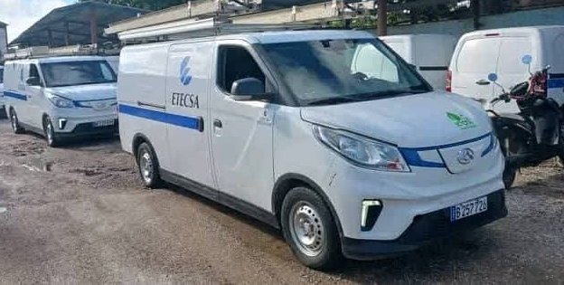 La energía renovable ya es un hecho en <a href="/ETECSA_Cuba/">ETECSA</a> en #EtecsaCamaguey. El taller Automotriz, los grupos de servicios, ejecución de obras y las unidades de energética y de operativa de planta exterior reciben de 60 paneles fotovoltaicos energía. #EtecsaTeAcompaña #EtecsaConCuba