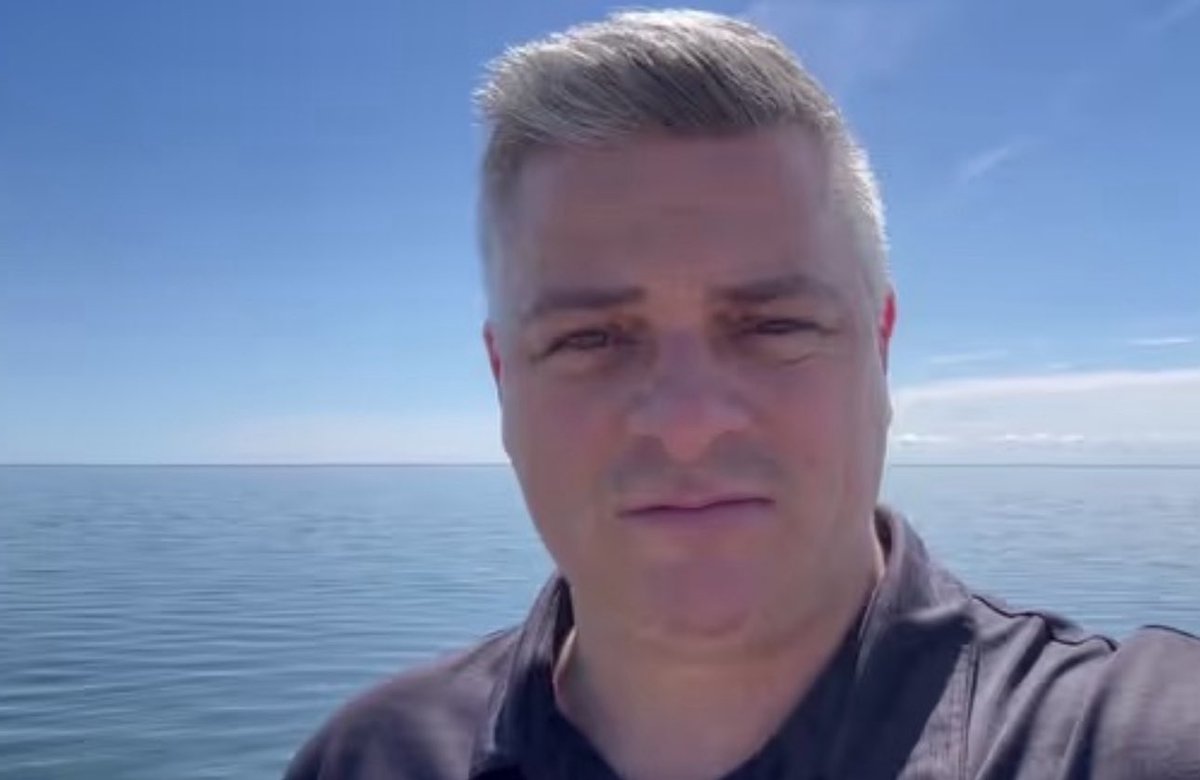 LeafsPapi_'s tweet image. Keefe era was a hundred times better than this dog shit season