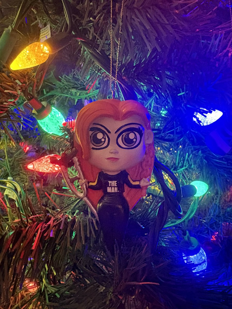 I hope <a href="/BeckyLynchWWE/">Rebecca Quin</a> doesn’t sic her attorneys on me for putting her likeness on my tree 😮