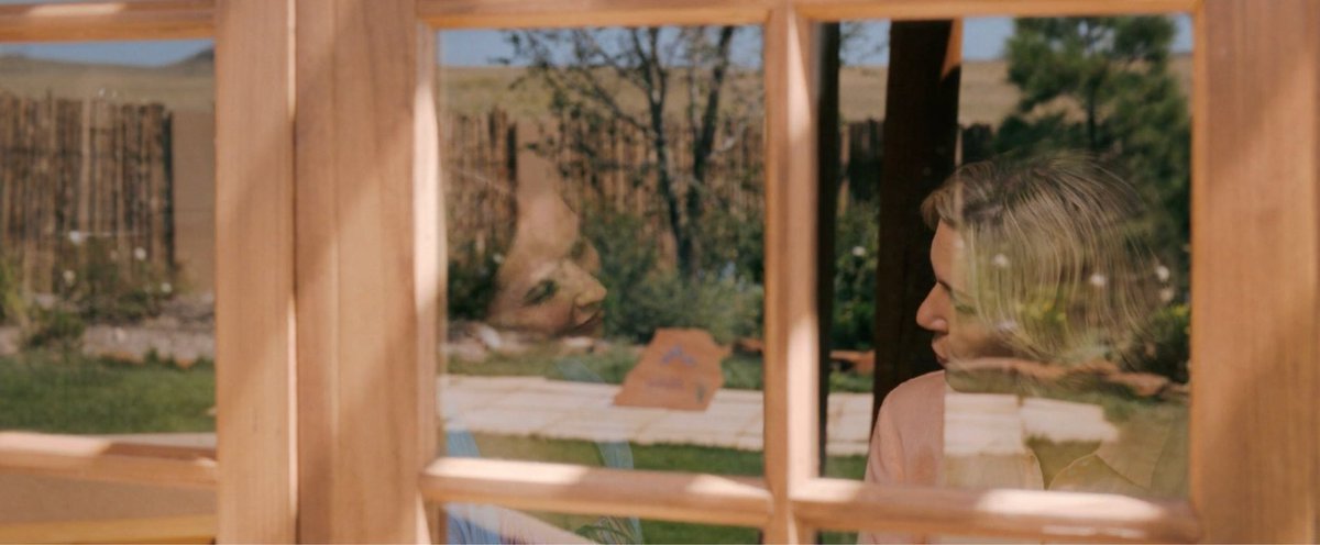 anditwasdivine's tweet image. how is this a real episode of television and not just something i made up in my mind #pluribus