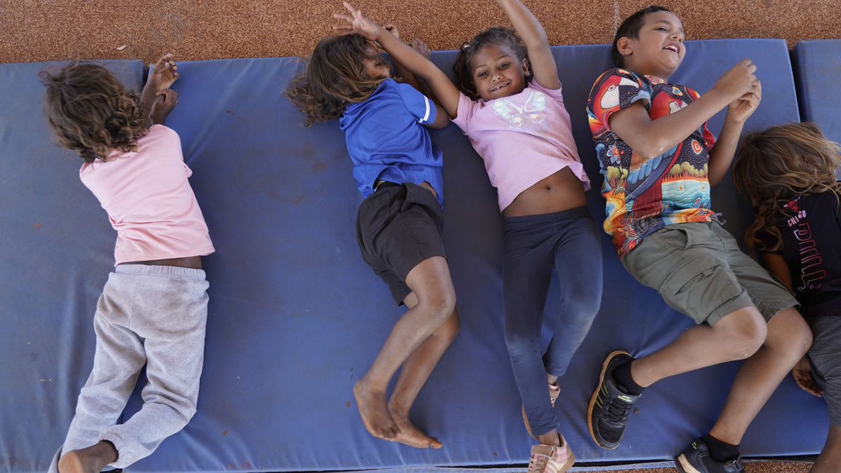 reddustoz's tweet image. Move over Cirque Du Soleil! All smiles for the students showing off their moves while also being taught new techniques in acrobatics, skipping, gymnastics, slack lining and hula hooping. A great way to get the body moving while also having fun! read more 👉🏾ow.ly/2xbs50XLg4r