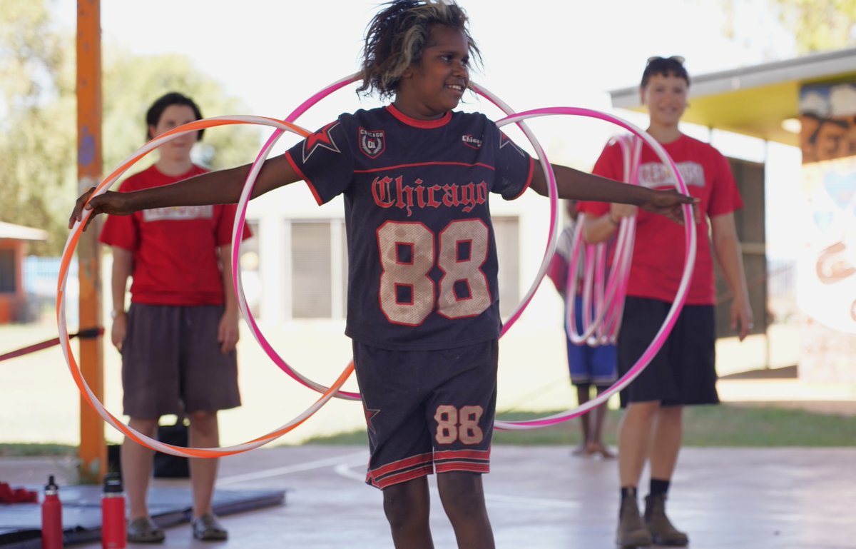 reddustoz's tweet image. Move over Cirque Du Soleil! All smiles for the students showing off their moves while also being taught new techniques in acrobatics, skipping, gymnastics, slack lining and hula hooping. A great way to get the body moving while also having fun! read more 👉🏾ow.ly/2xbs50XLg4r