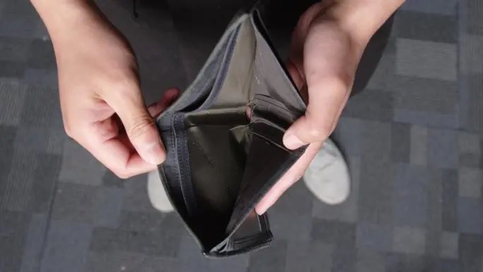 #藍狼出沒
諸君好久不見，這裡是意識到好久沒發文+抽卡太爽結果快要吃土的伶伶．法爾納斯

如果，我是說如果

我想將手邊的魔法石手鍊（種類超級多）+手鐲（手圍55-57）出清，會有人感興趣嗎，全部約7-9成新的那種

救救吃土狼，謝謝大家(´；ω；`)