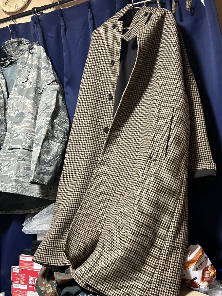 ロングコート来ました⁽⁽٩(๑˃̶͈̀ ᗨ ˂̶͈́)۶⁾⁾
膝下まであるのでいい感じです。

guの最大サイズなので、中にフリース着てても余裕です😆
暖かいです。少し重めですが最高です。