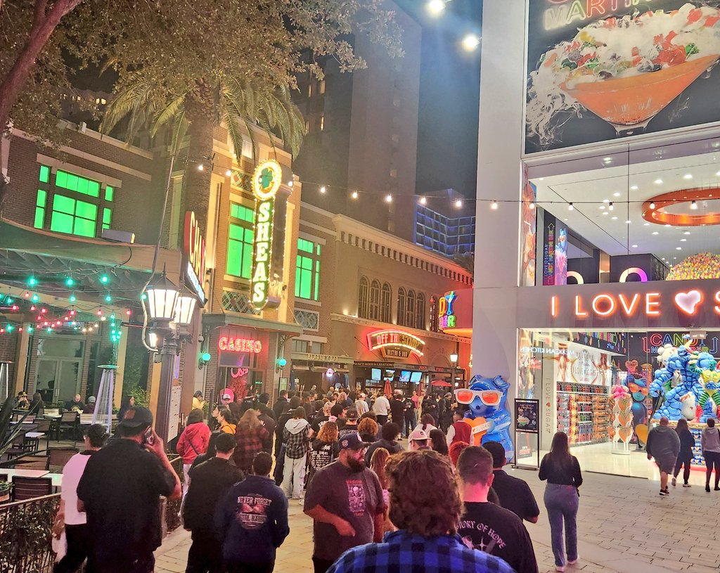 Are these people in line to see Chiodos, or see Hawthorne Heights sing that one song about Ohio?