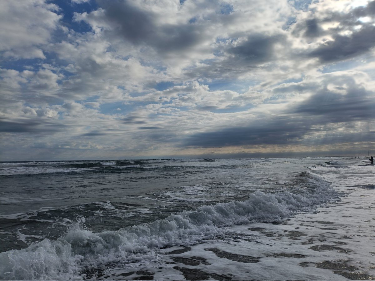 朝練#56終了、ホゲ😩
薄雲り、鳥無し。いい感じの向かい風と波気なんだけどなぁ。ポツポツ🐟️は出てる。PNBで終了。