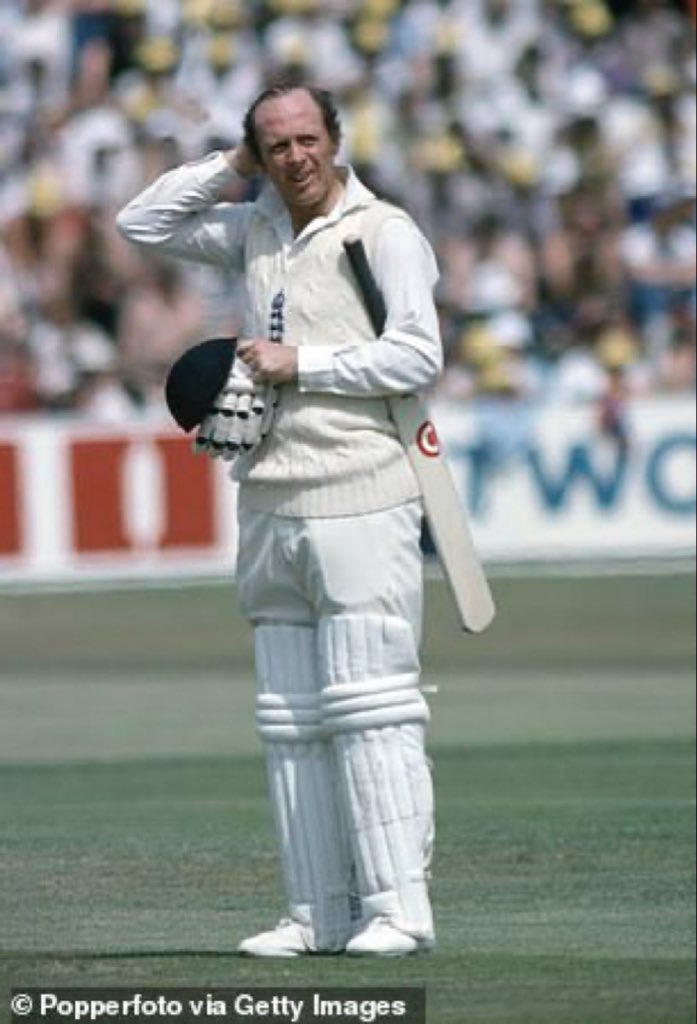 CricketopiaCom's tweet image. #OnThisDay in 1979 @GeoffreyBoycott became the first batsman to be left stranded on 99 not out v Australia at WACA

He is the only player in Test History to carry the bat at 99*

England 215 All Out

Wisden: "Only Boycott showed the technique and determination needed to survive."